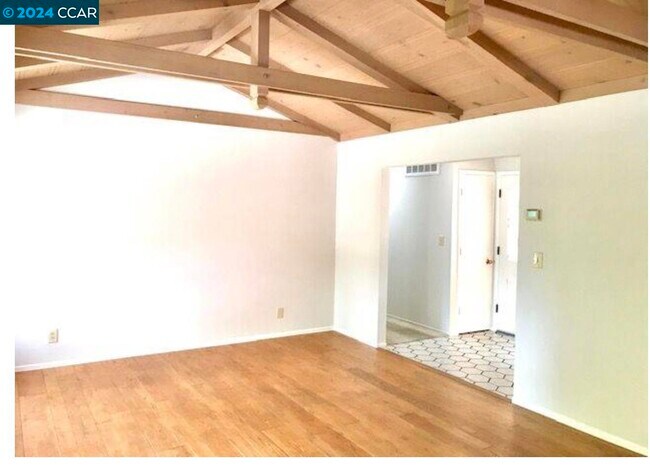 Building Photo - 104 Danza Ct