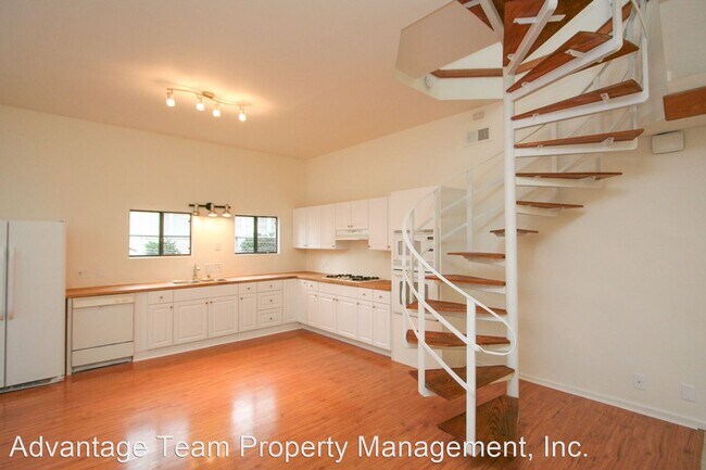 Building Photo - 2171 Sunset Cliffs Blvd