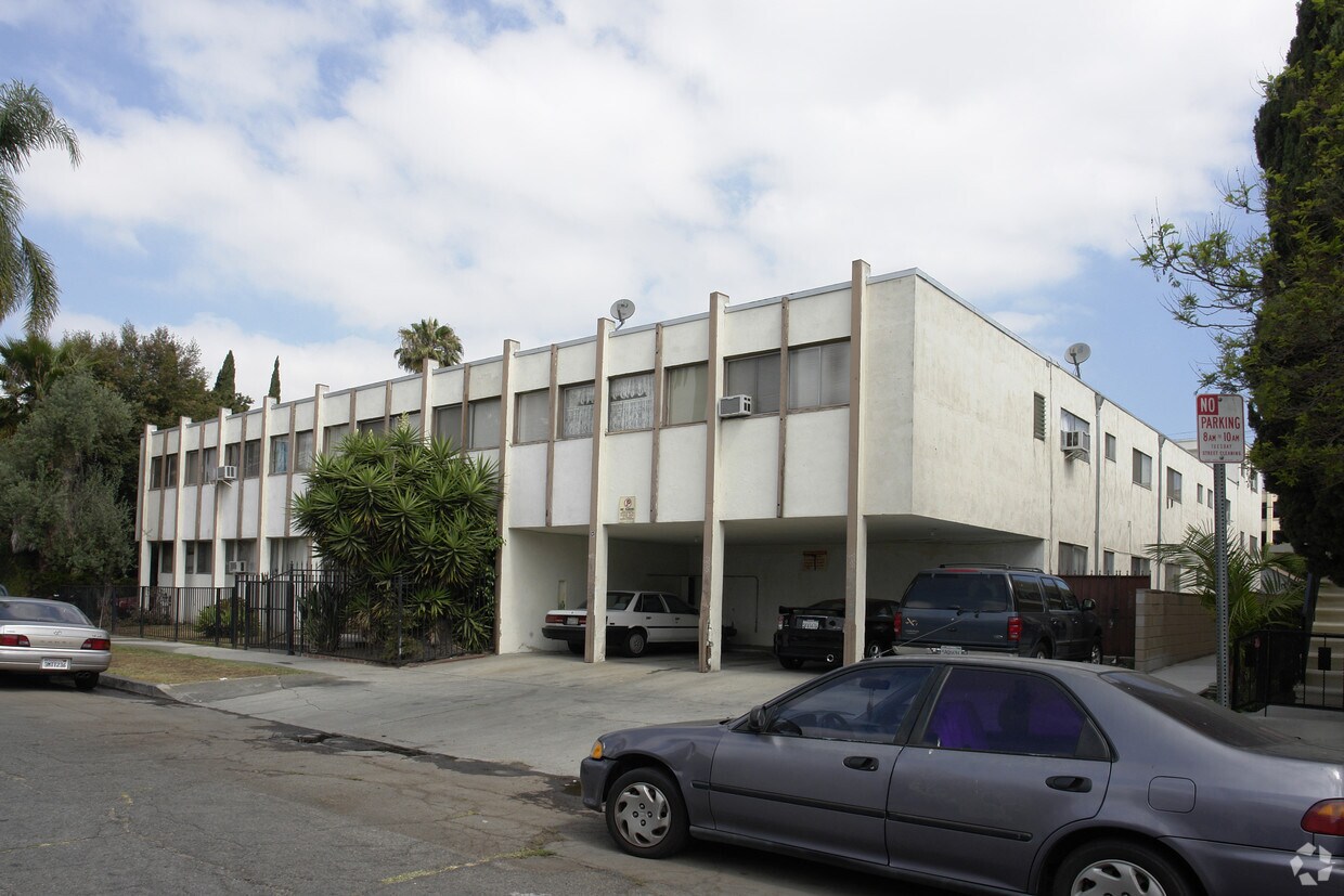Building Photo - 5731 Camerford Ave