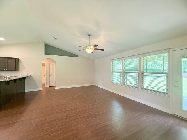 Foto del edificio - 5227 English Oak Dr