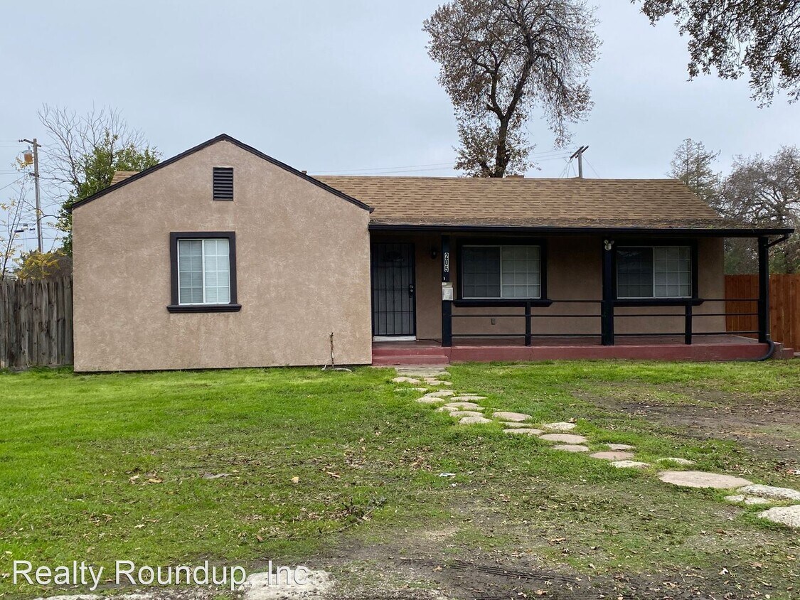 Primary Photo - 4 br, 3 bath House - 205 W Swain Rd