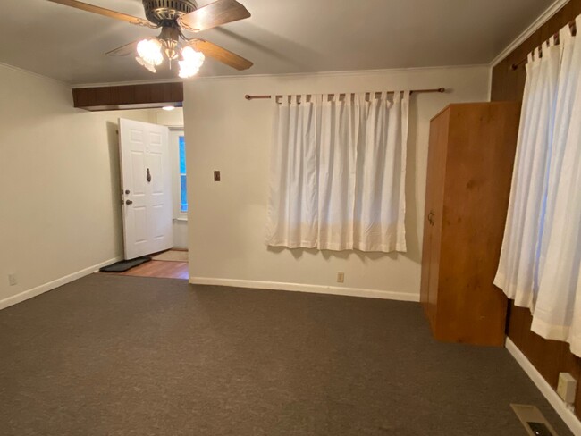 Main Entrance into Living Room - 6 Trent St