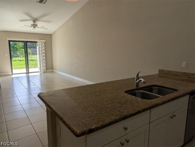 Foto del edificio - 4407 SW 8th Ct