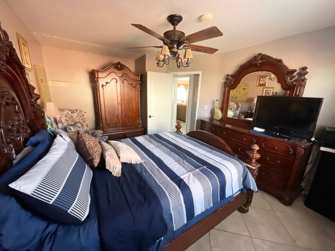 Foto principal - 7011 Conejo Dr
