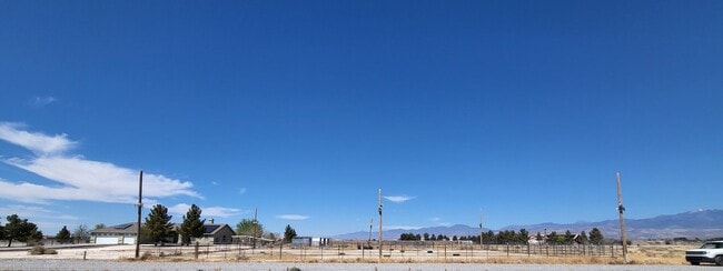 Building Photo - 2 ACRE OUTLIERS - Fuchsia St.