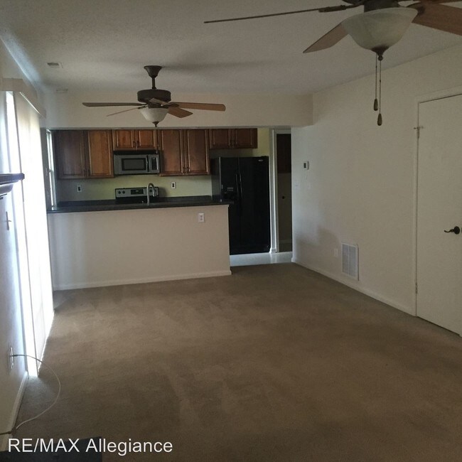 Building Photo - 208 Henwick Ct