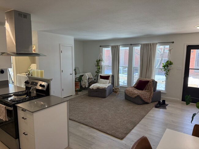 Foto del edificio - 1746 Azalea Dr