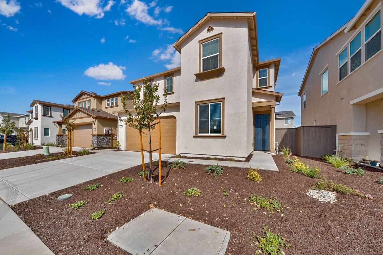 Primary Photo - Brand-New 4BR Home with Solar in Rancho Co...