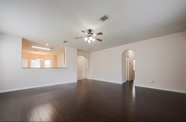 Foto del edificio - 7411 Jacobs Well Dr