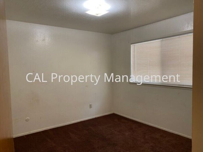 Building Photo - Two-story home in King City, CA!