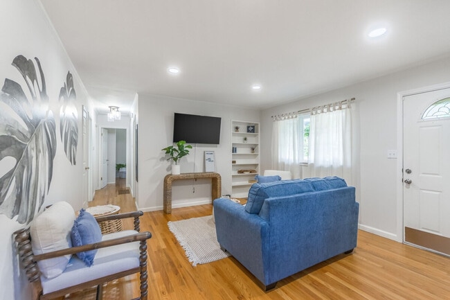 Foto del edificio - 4945 N Euclid Ave