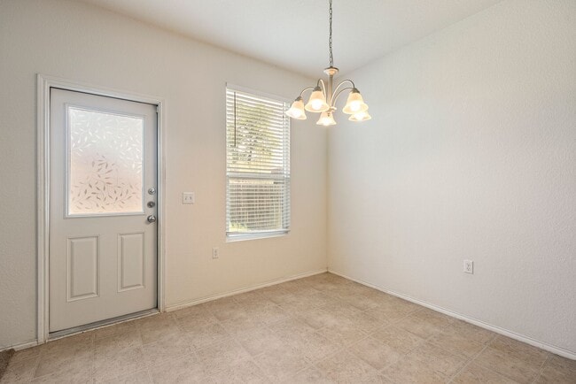 Foto del edificio - Lovely Single Story, 3 bedrooms, 2 bathrooms, Home in Northeast Austin!!!!
