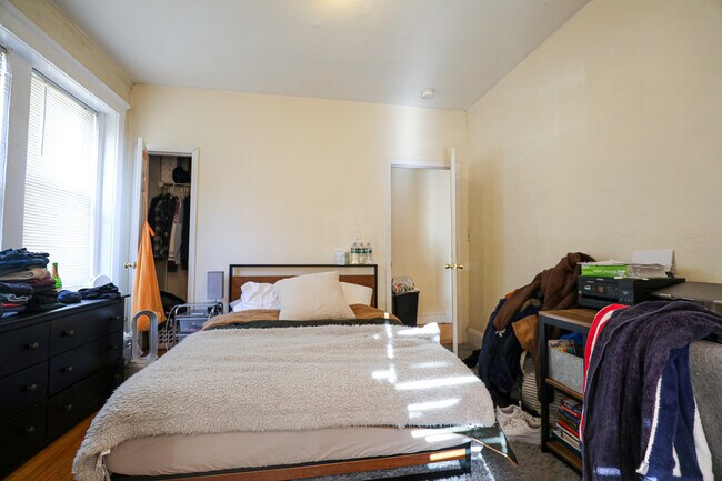 Building Photo - 54 Egmont St