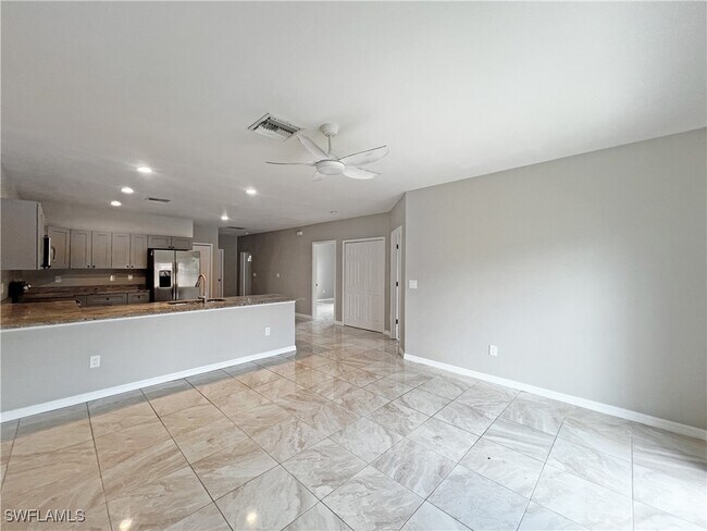 Foto del edificio - 4850 24th St SW