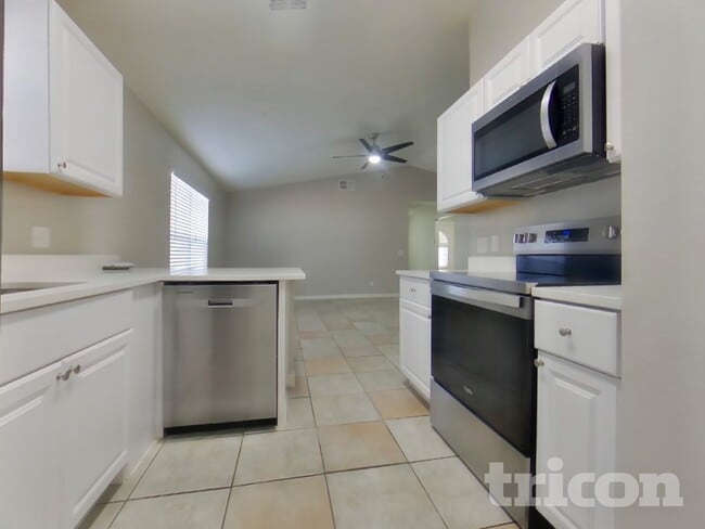 Building Photo - 8829 Lambert Ln