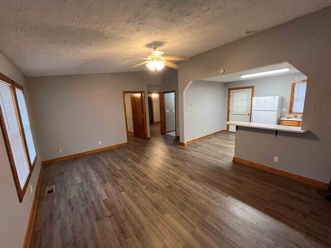 Foto del edificio - 4217 Snake Rd