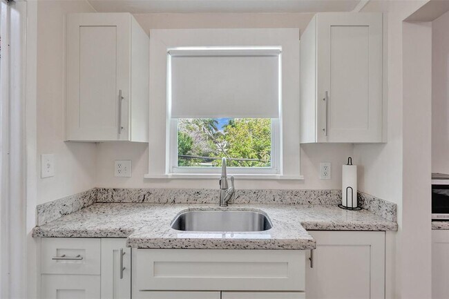 Foto del edificio - 639 SW 5th Ave