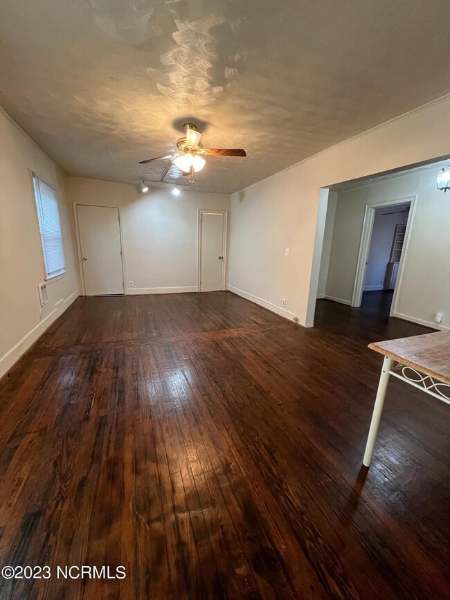 Building Photo - 306 N 11th St