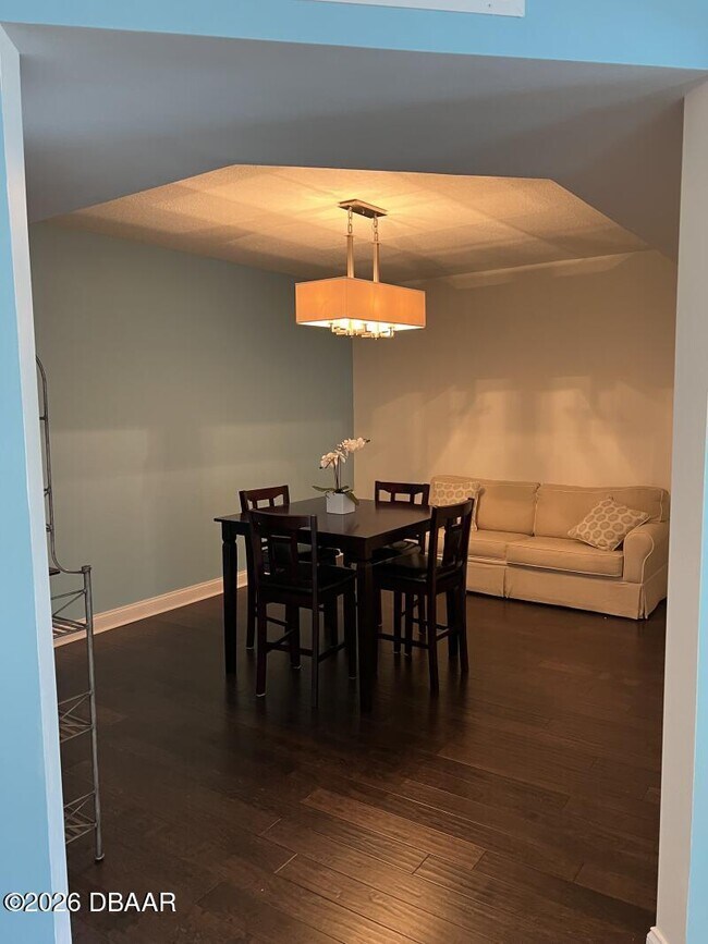 Building Photo - 241 Riverside Dr