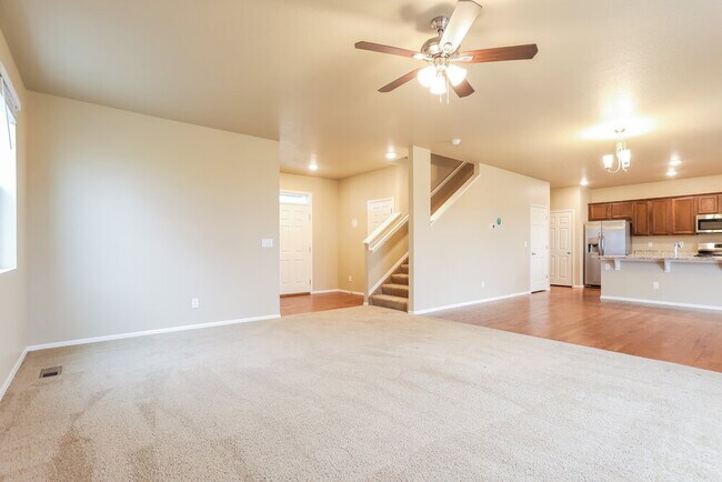 Foto del edificio - 5805 High Timber Cir
