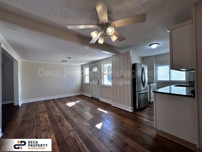 Building Photo - 8911 Kammerer Ave