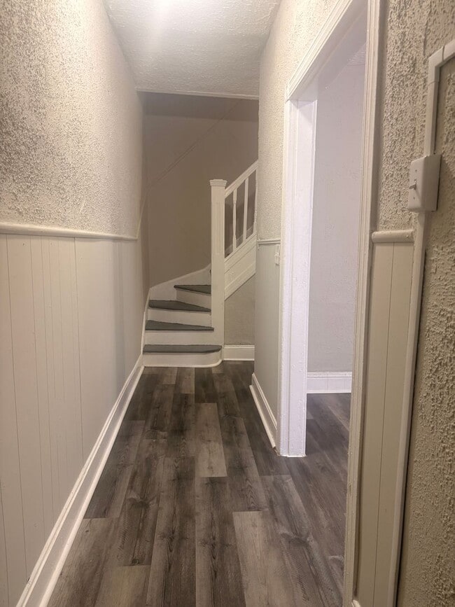 Foto del edificio - Fully Updated 3BR Home in East Baltimore – Modern Kitchen & Move-In Ready!