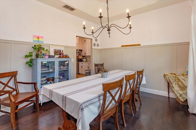 Foto del edificio - Beautifully Updated 4-Bedroom Pool Home in Winding Hollow