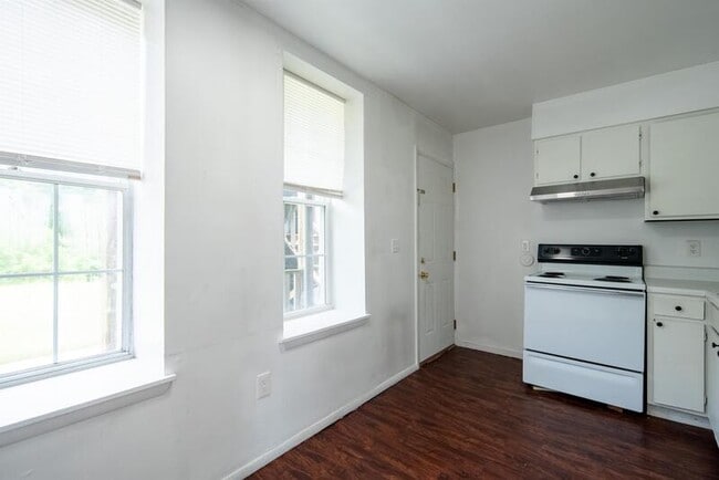 Building Photo - 50-62 East Street - 3A