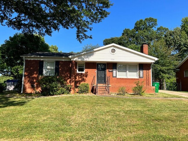 Building Photo - 3524 Kempton Pl