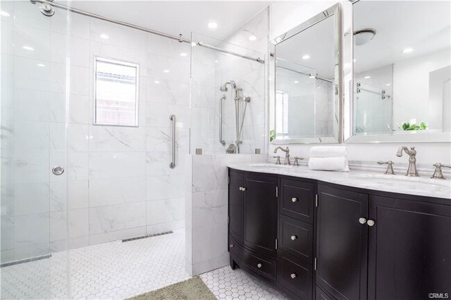 Foto del edificio - 16216 Plummer St