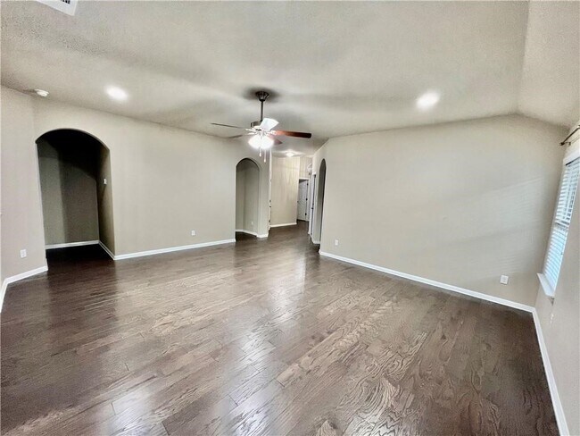 Foto del edificio - 429 Lewisville Ln