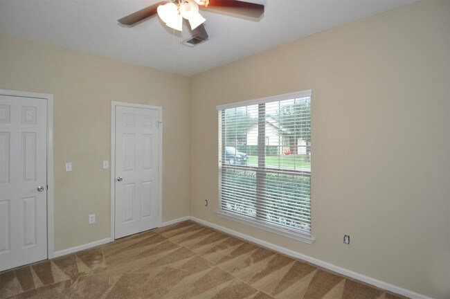 Foto del edificio - 24764 Penny Ln