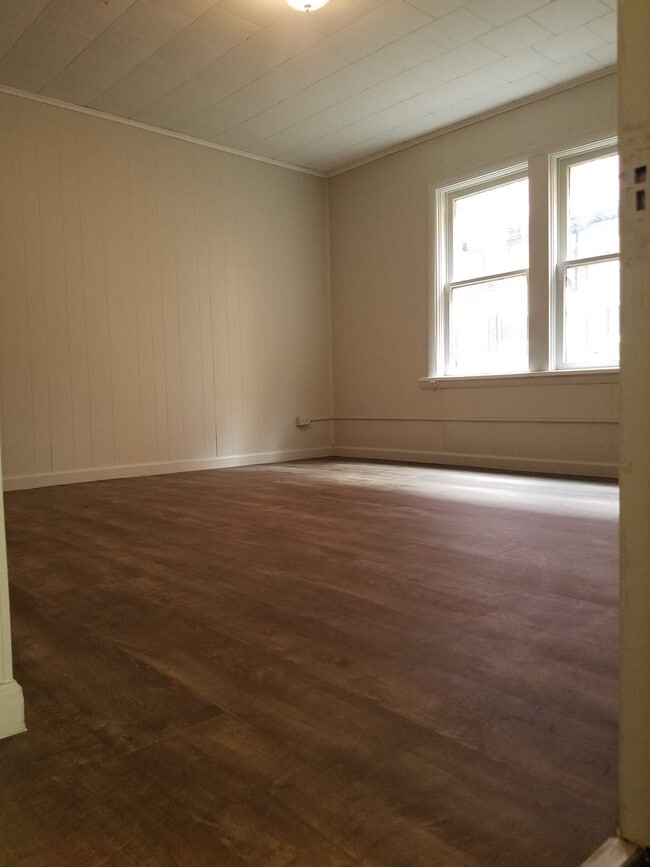 Bedroom - 205 E 3rd Ave