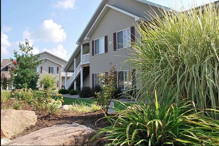 Primary Photo - 1221 Black Diamond Dr