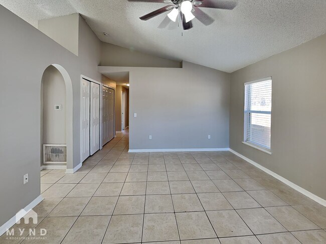 Foto del edificio - 5704 English Oak Dr S