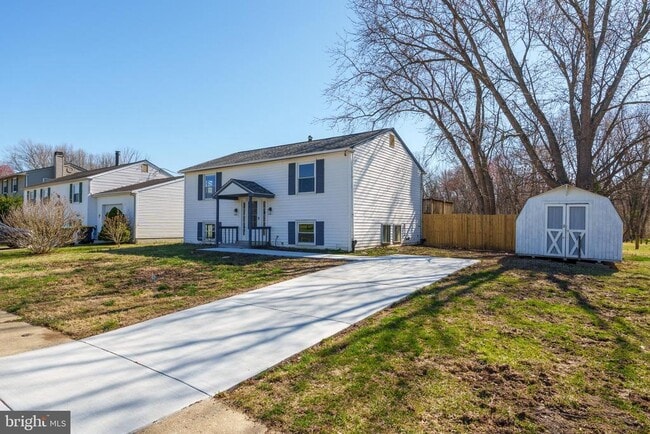 Building Photo - 150 Fairway Rd