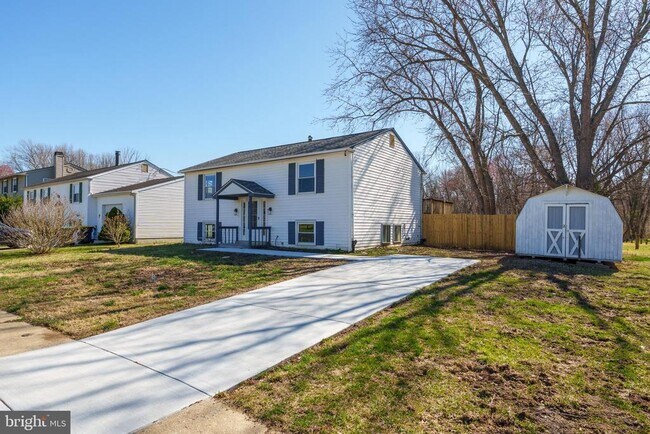 Foto del edificio - 150 Fairway Rd