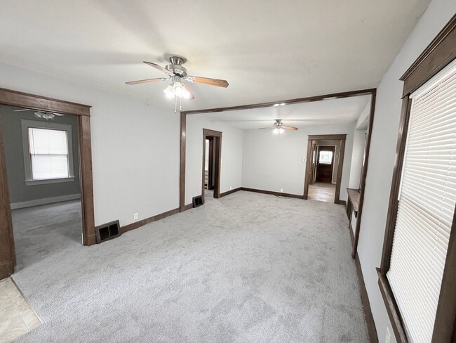 Building Photo - 1217 N Spring St