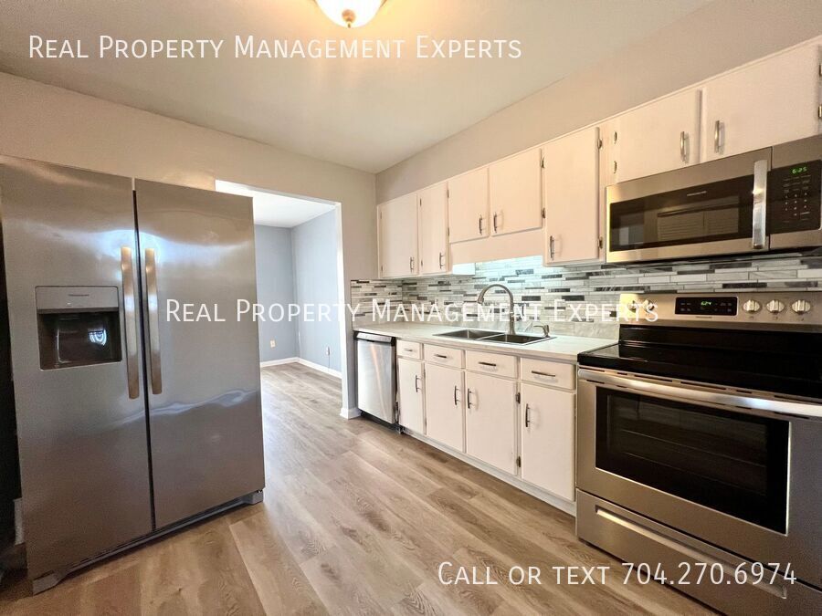 Foto principal - 7844 Hummingbird Ln
