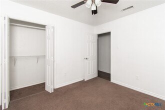 Building Photo - 2407 Lago Trail