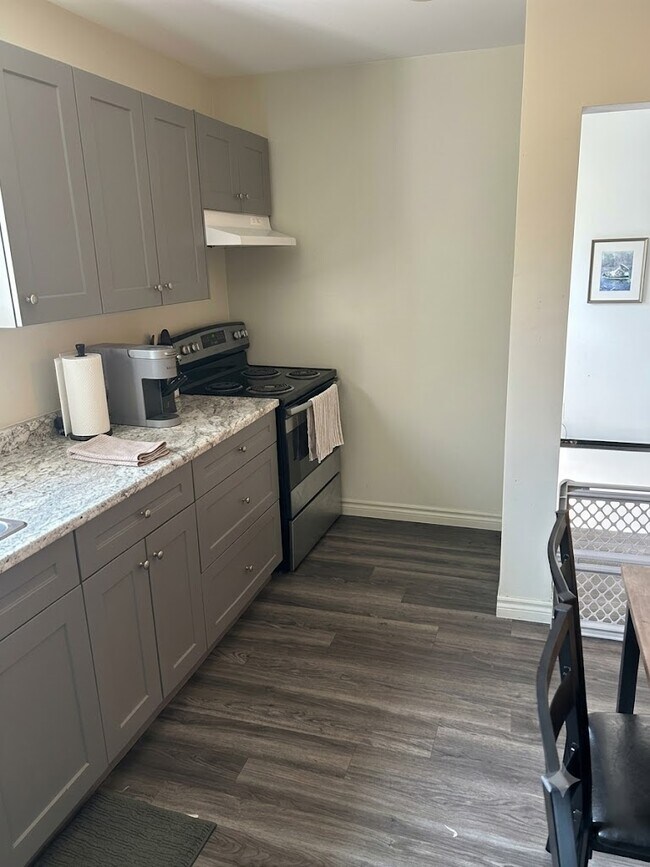 Photo du bâtiment - Spacious 3 Bed / 1 Bath Home in Sault Ste. Marie, ON – $2,500/month + Utilities. September 1st Oc...