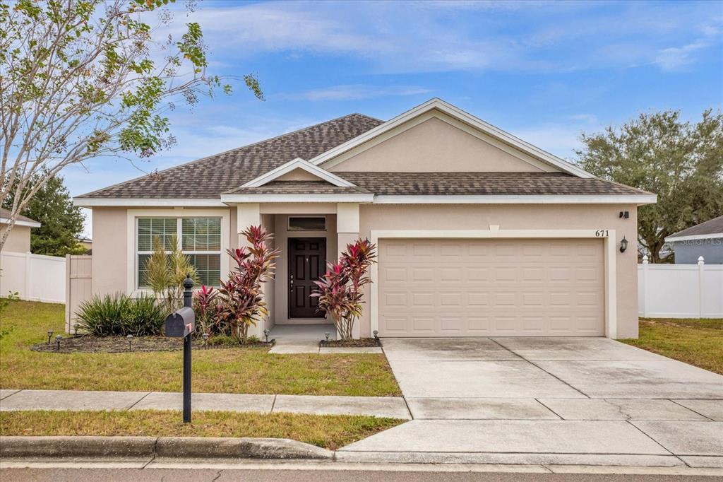 Foto principal - 671 Highland Meadows St