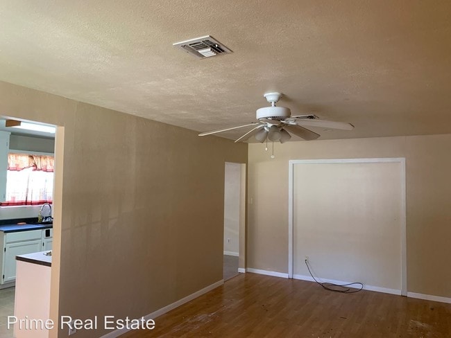 Building Photo - 3 br, 2 bath House - 4326 Devon Dr