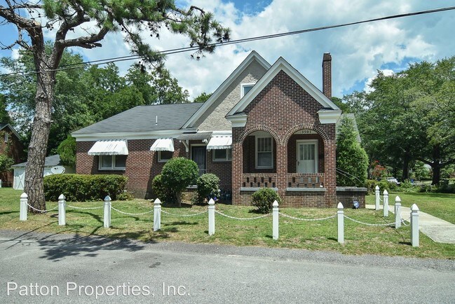 Foto del edificio - 3503-3503 Wilmot Ave