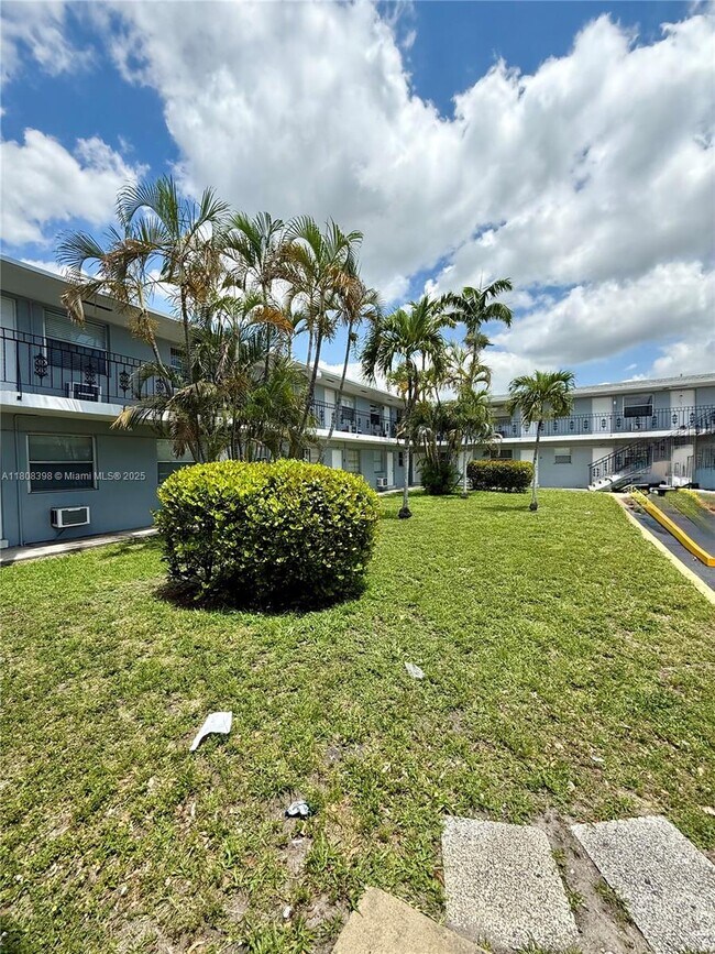 Foto del edificio - 519 SW 27th Ave