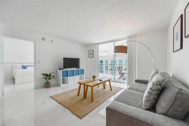 Foto del edificio - 1200 Brickell Bay Dr