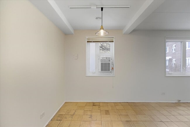 Building Photo - 7206 Oak Ave