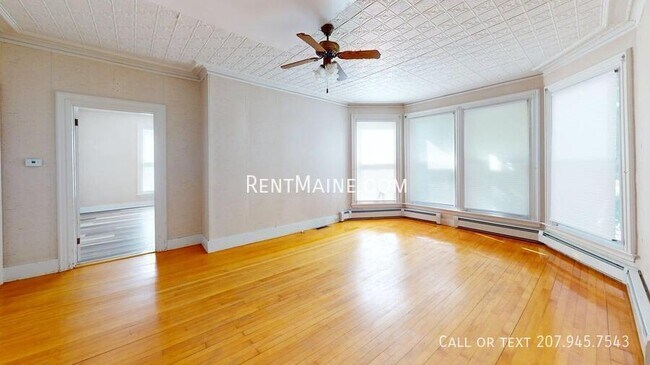 Foto del edificio - 445 Main St