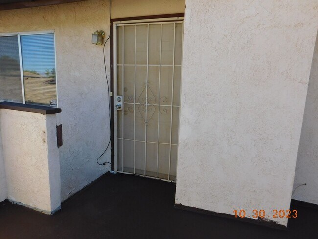 Building Photo - PLACE924 W Perdew Ave