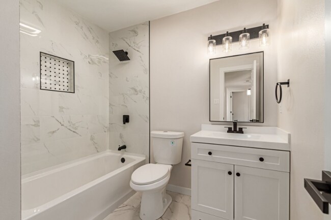 Photo - 3420 N 60th Ave House